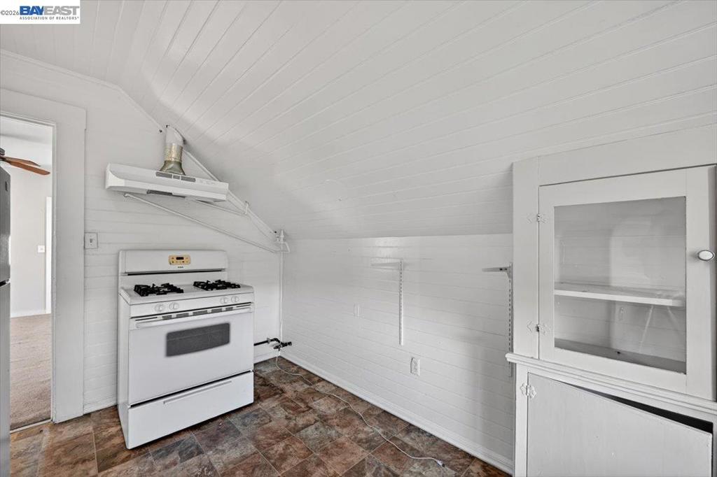 950 Loomis Ct Property Photo 32