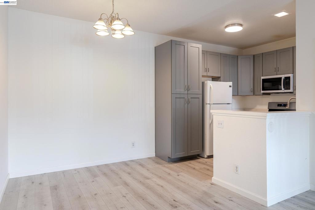 3419 Bridgewood Ter 102 Property Photo 2