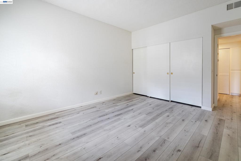 3419 Bridgewood Ter 102 Property Photo 12