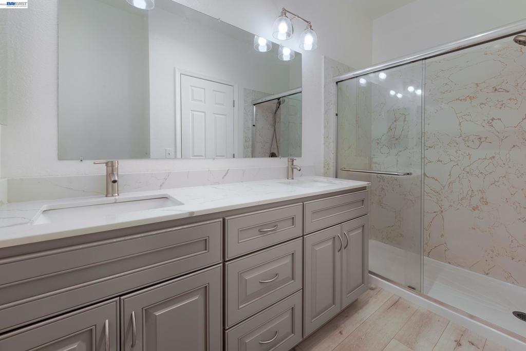 3419 Bridgewood Ter 102 Property Photo 14