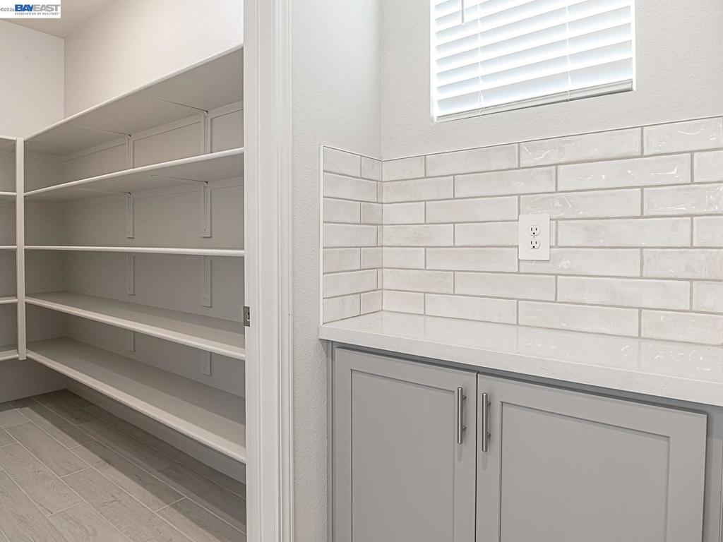 609 Channel Cir Property Photo 5
