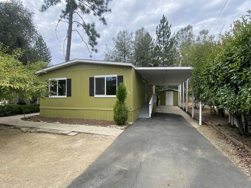 10956 Green St Property Photo 1