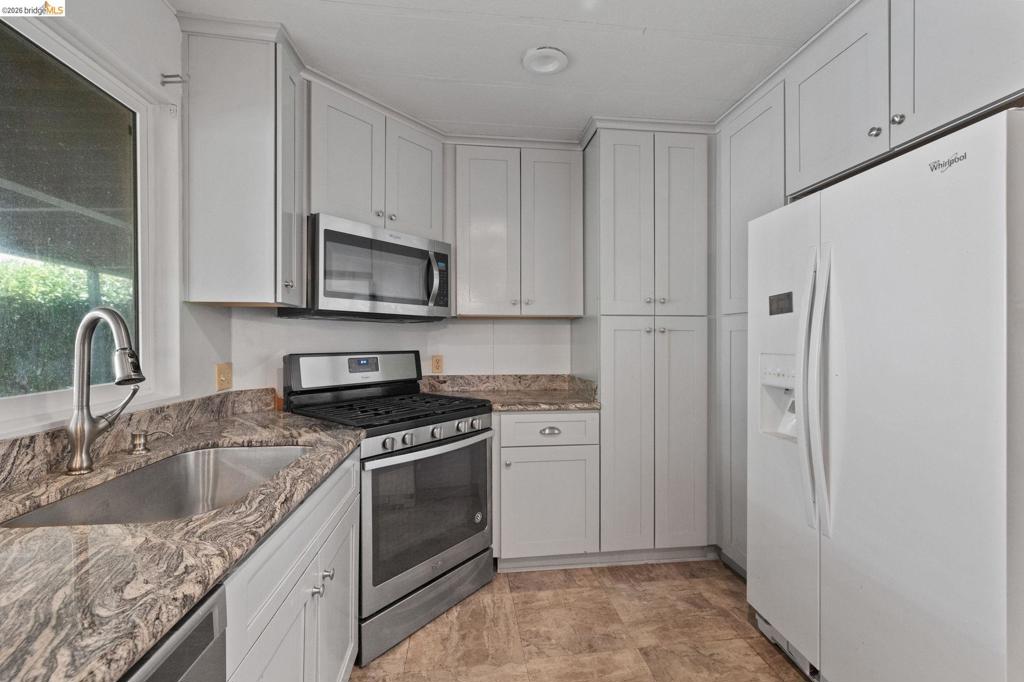 10956 Green St Property Photo 4