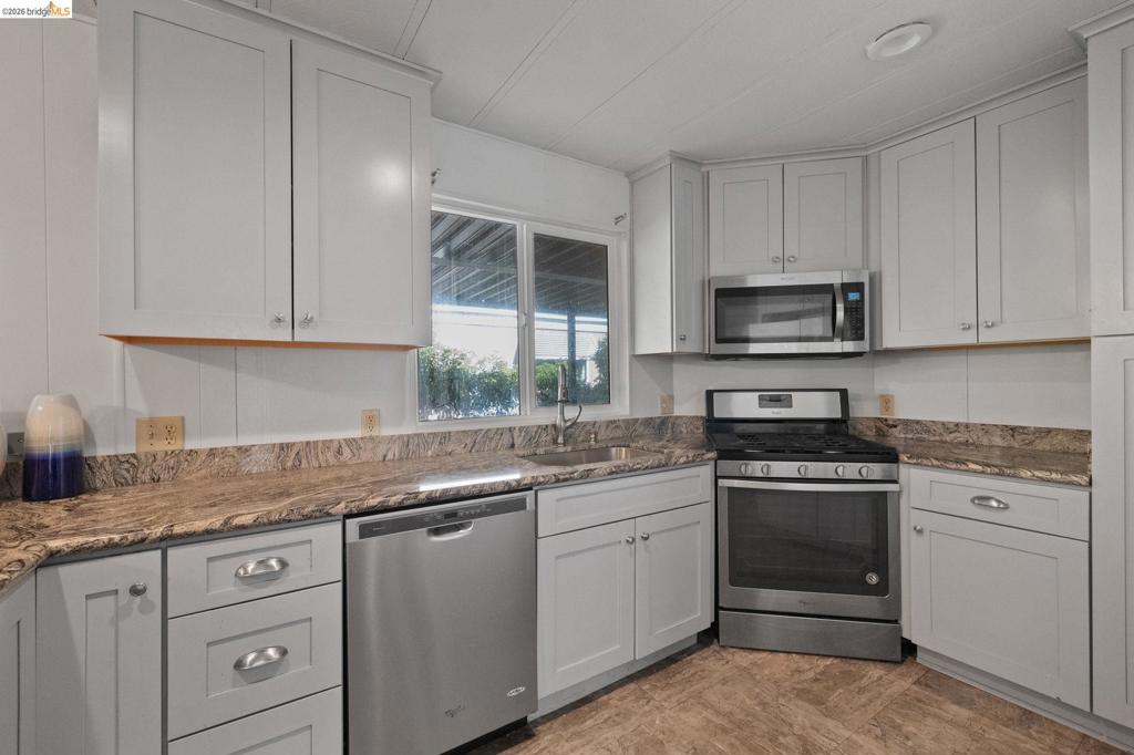 10956 Green St Property Photo 5