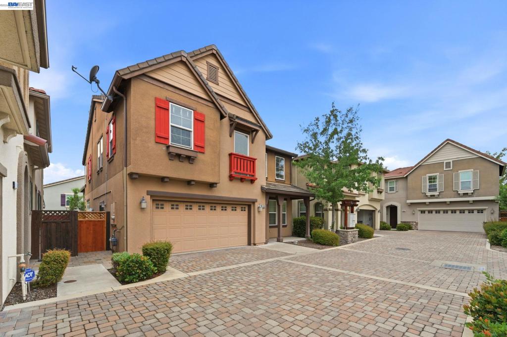 4006 Di Vinci Ct Property Photo 3