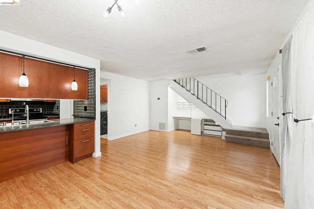 2502 Princeton Ln Property Photo 9