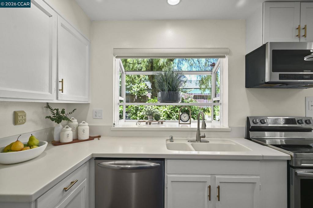 508 Amherst Ct. Property Photo 6