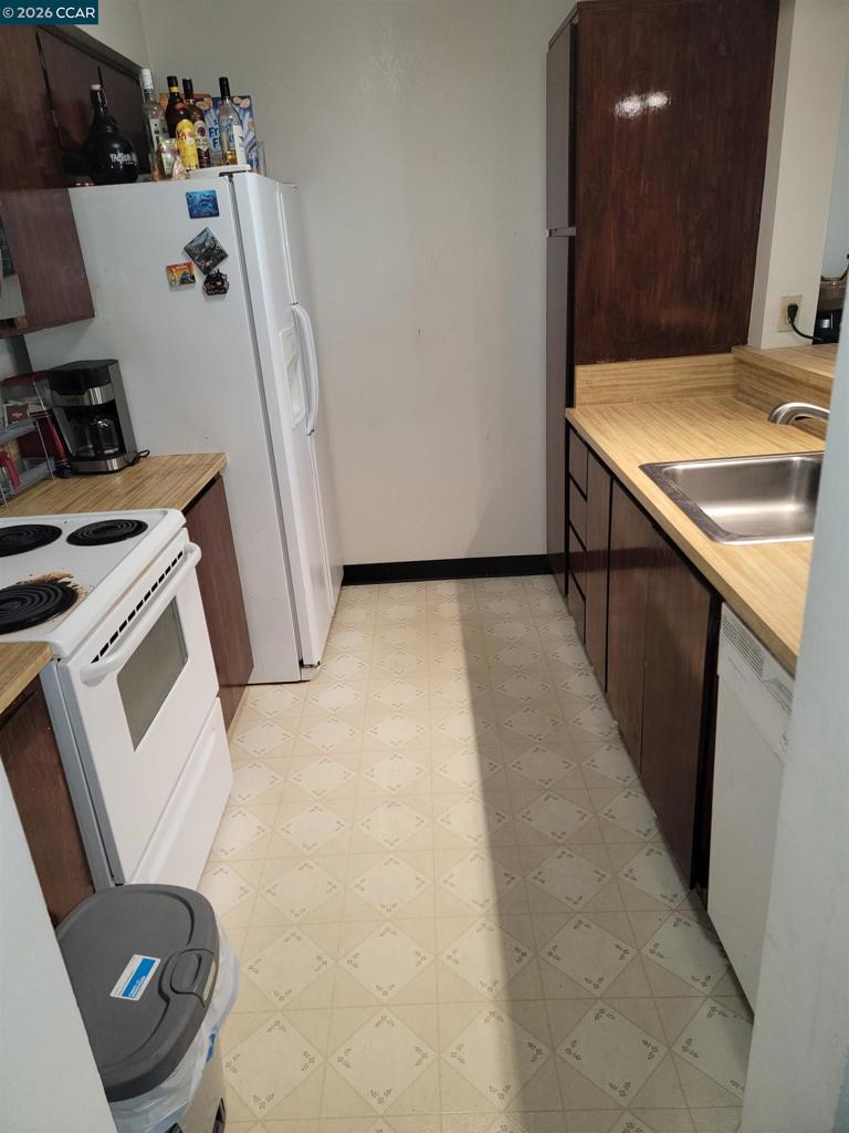 2 Tarn Ct Property Photo 6