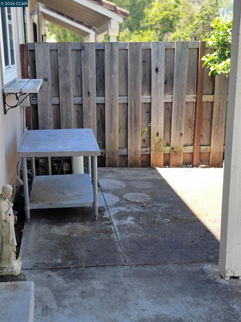 2 Tarn Ct Property Photo 18