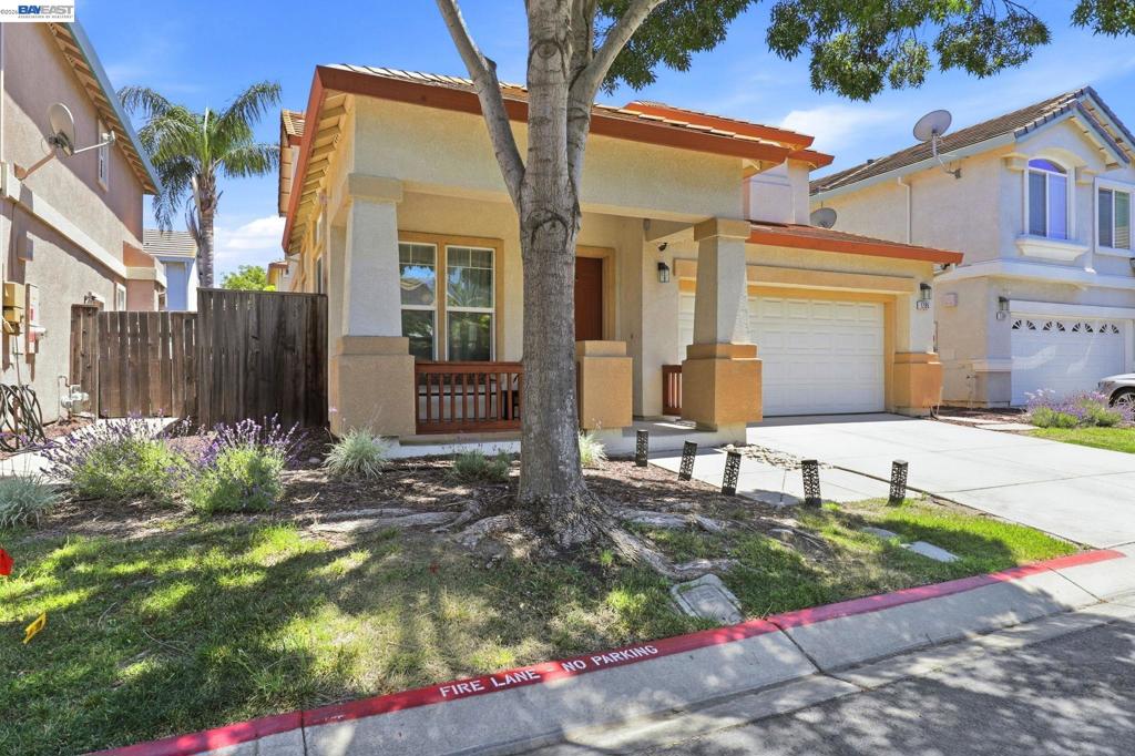 1205 Nellis Ct Property Photo 4