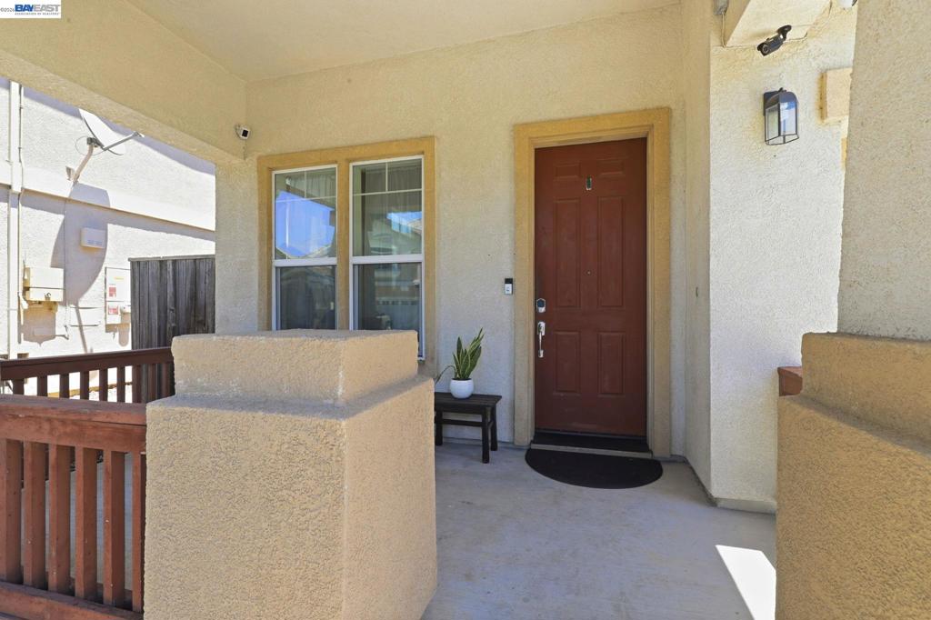 1205 Nellis Ct Property Photo 5