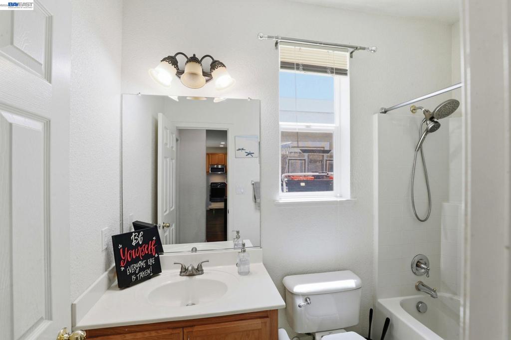 1205 Nellis Ct Property Photo 17