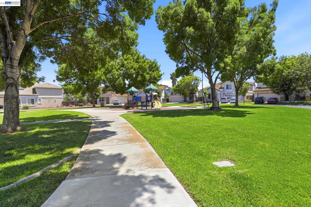 1205 Nellis Ct Property Photo 39