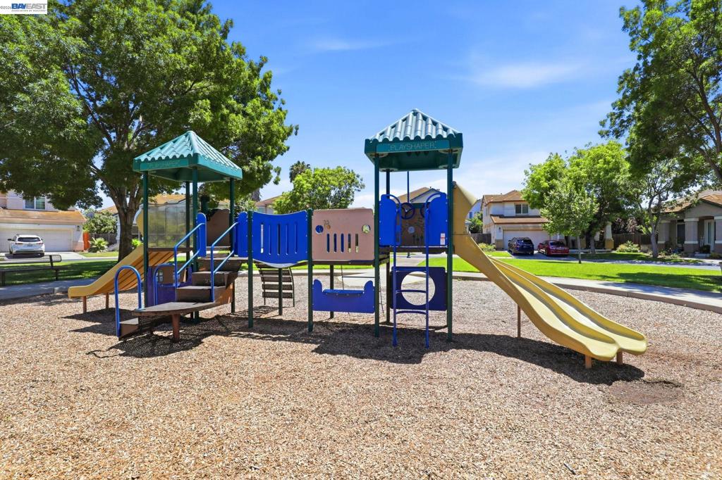 1205 Nellis Ct Property Photo 40