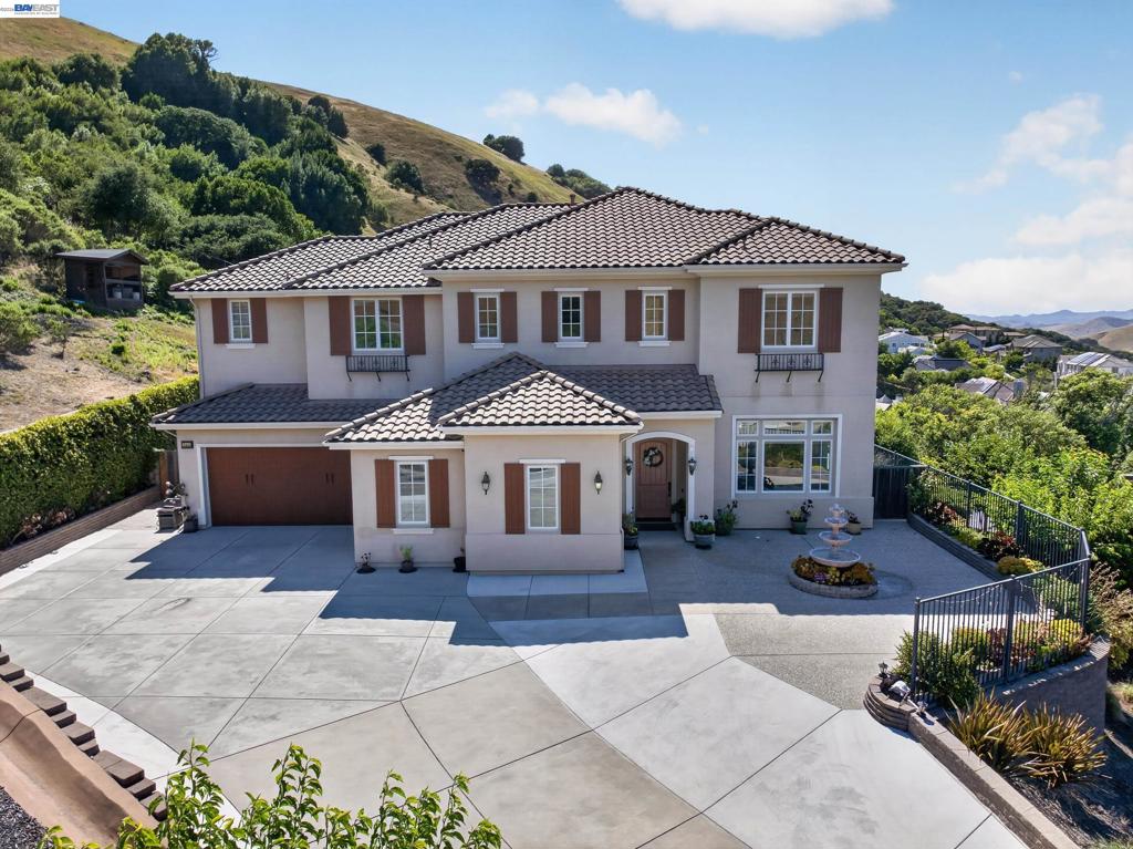 200 Cliffecastle Property Photo 8