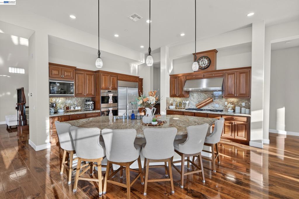200 Cliffecastle Property Photo 24