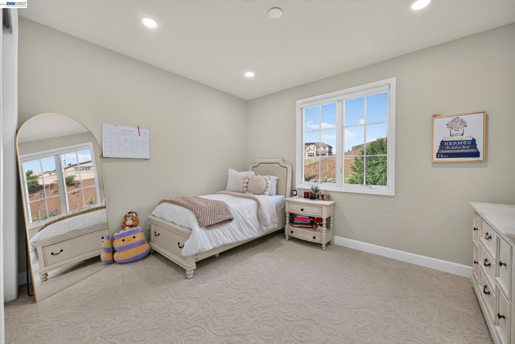 200 Cliffecastle Property Photo 44