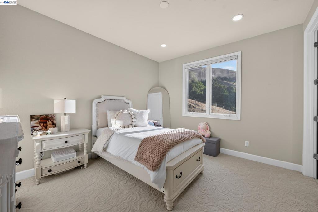 200 Cliffecastle Property Photo 74