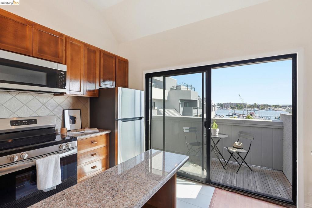 3 Embarcadero 338 Property Photo 9