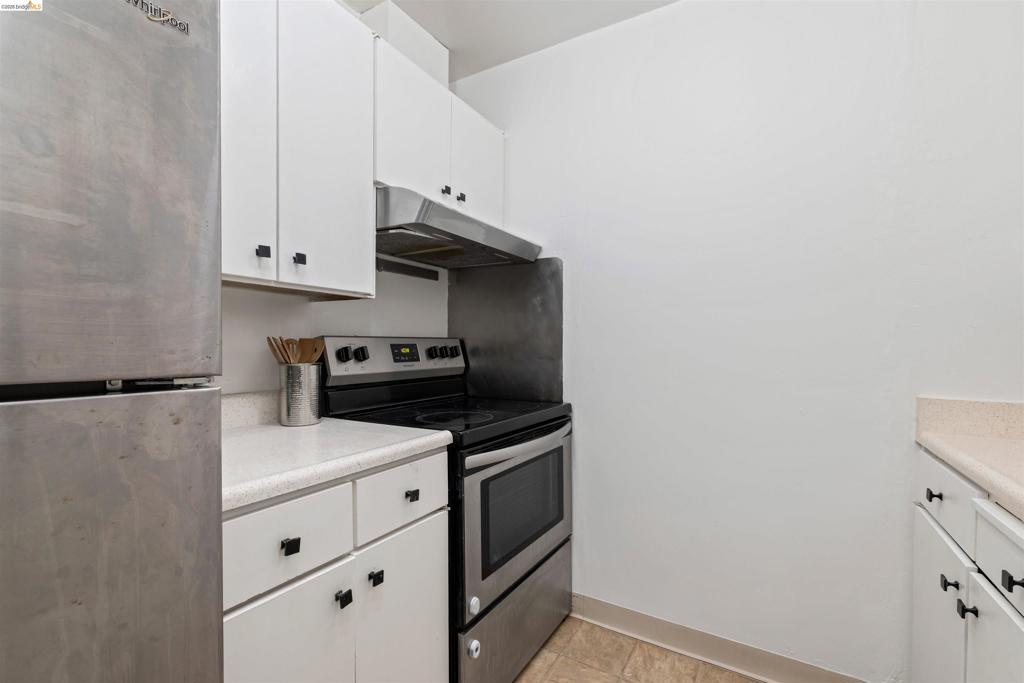 4 Admiral Dr B430 Property Photo 6