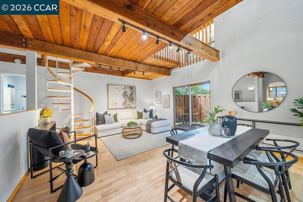 18103 La Verne Dr Property Photo 3