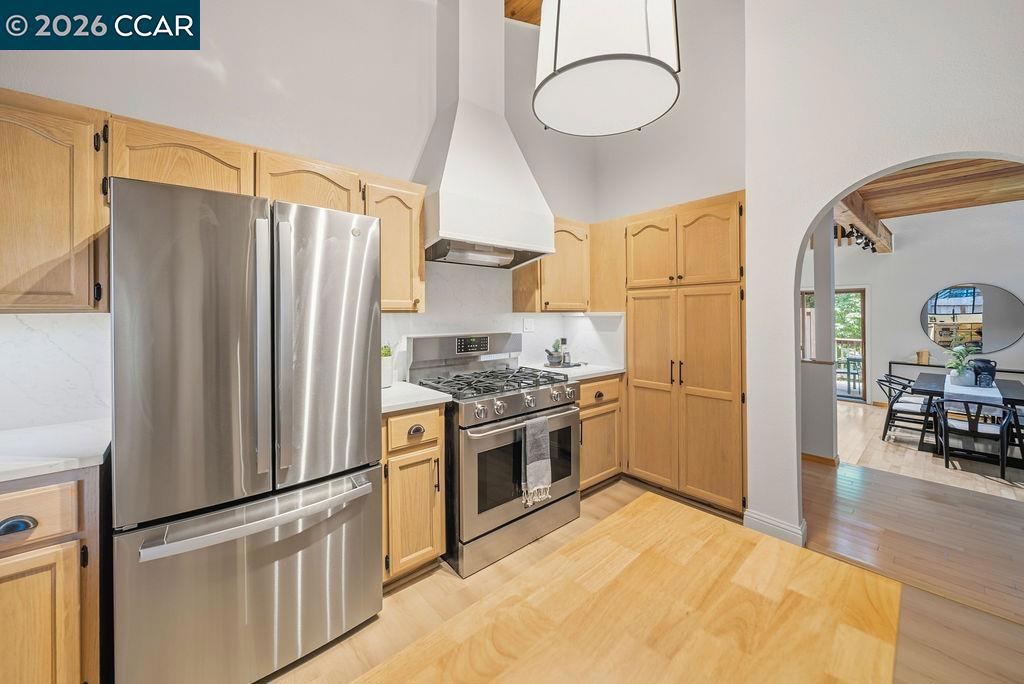 18103 La Verne Dr Property Photo 6