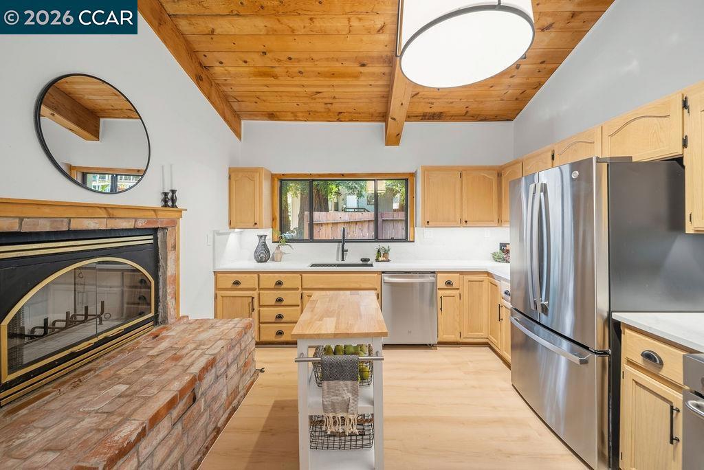 18103 La Verne Dr Property Photo 7
