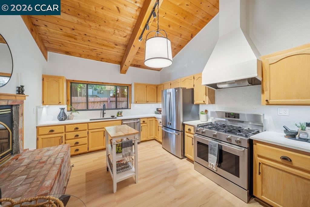18103 La Verne Dr Property Photo 13
