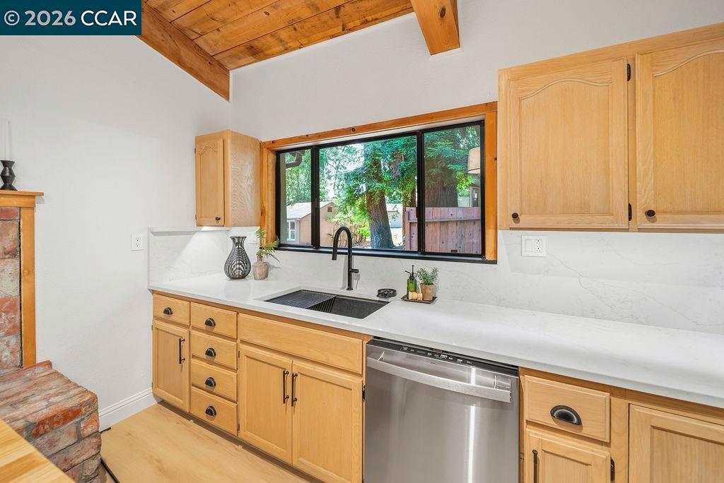18103 La Verne Dr Property Photo 14