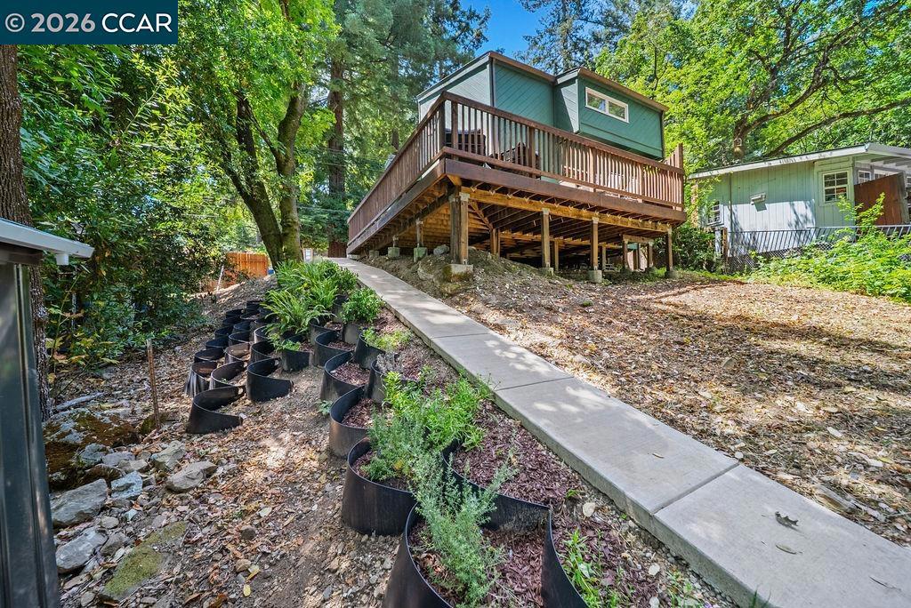 18103 La Verne Dr Property Photo 42