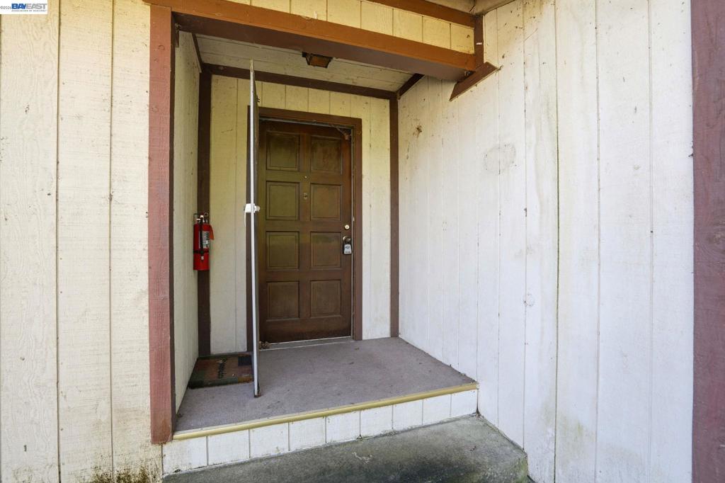 425 Coffield Ave Property Photo 6
