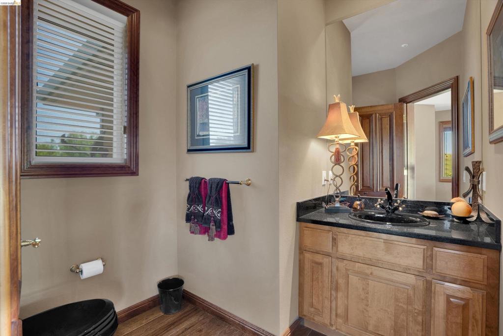 5885 Bruce Dr Property Photo 28