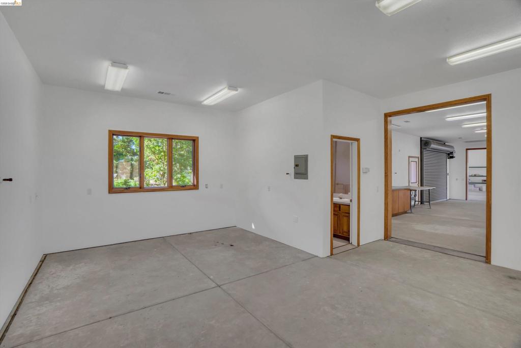 5885 Bruce Dr Property Photo 61