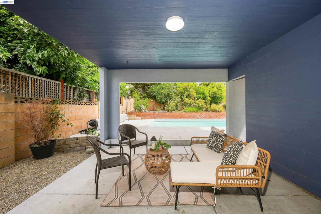 2744 Kennedy St Property Photo 44