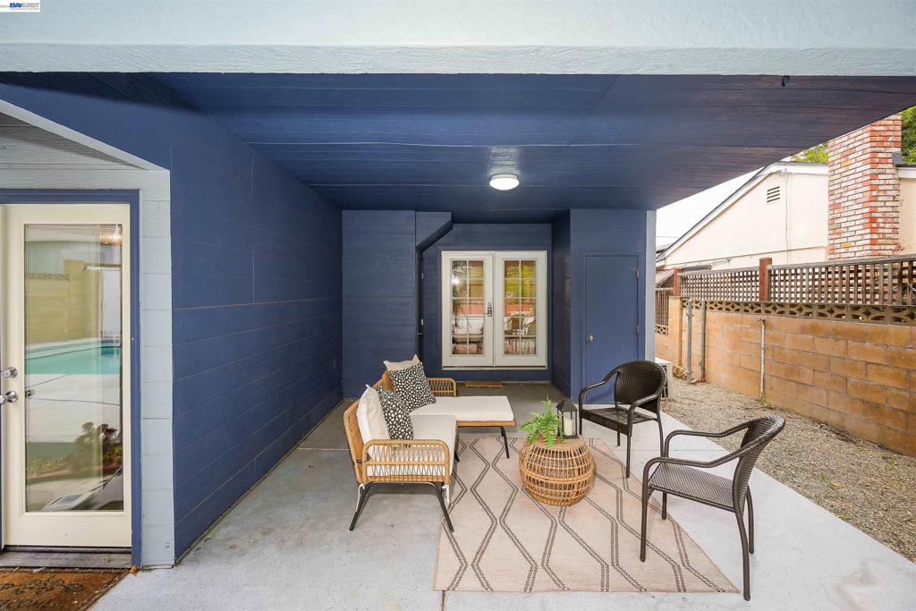 2744 Kennedy St Property Photo 45