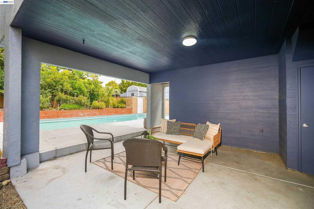 2744 Kennedy St Property Photo 46