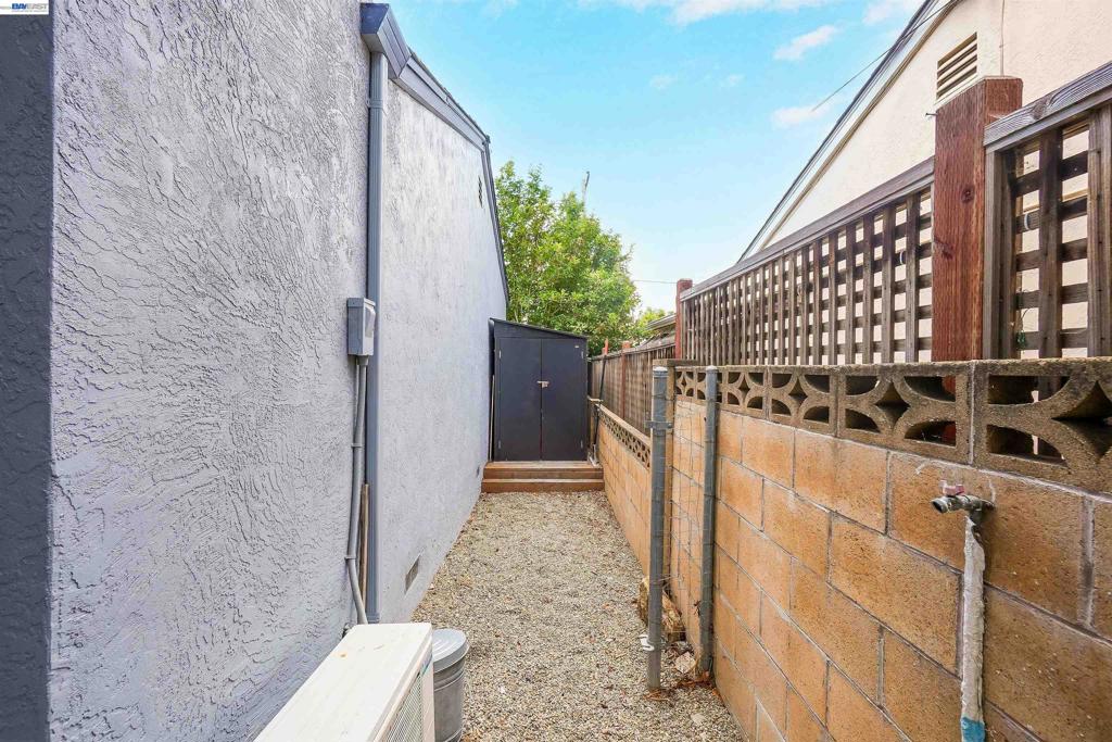 2744 Kennedy St Property Photo 58