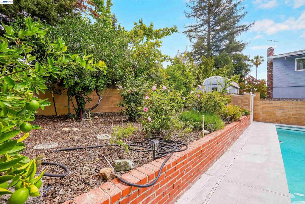 2744 Kennedy St Property Photo 59