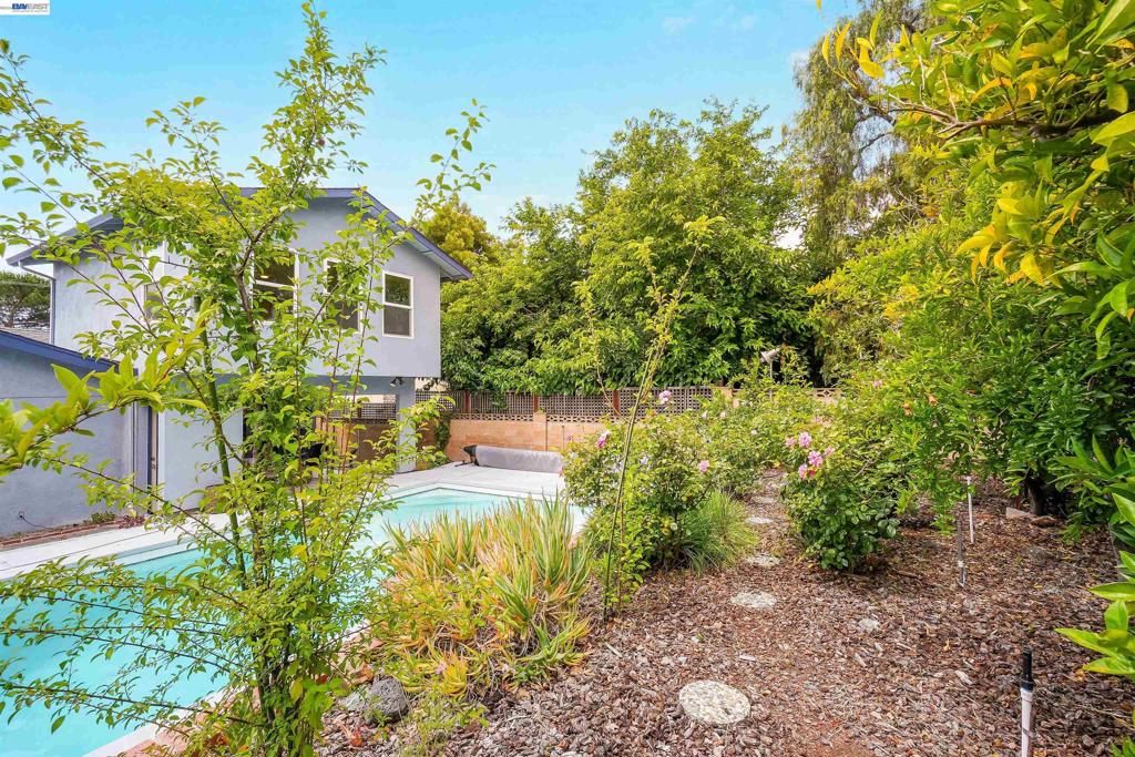 2744 Kennedy St Property Photo 60