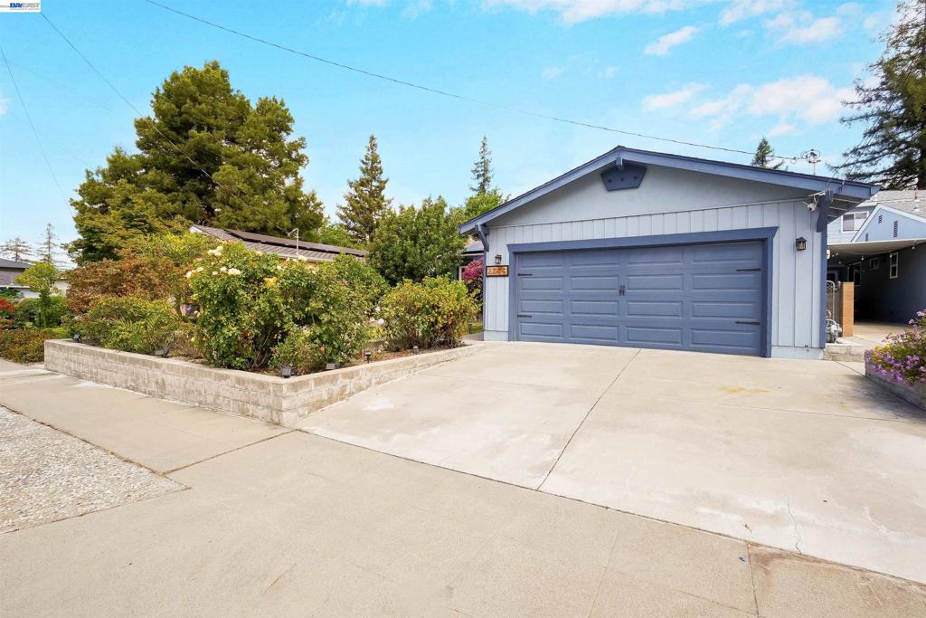 2744 Kennedy St Property Photo 75