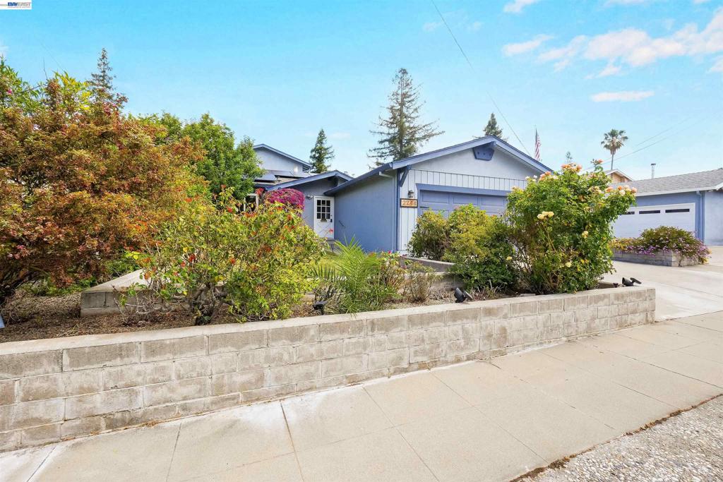 2744 Kennedy St Property Photo 76