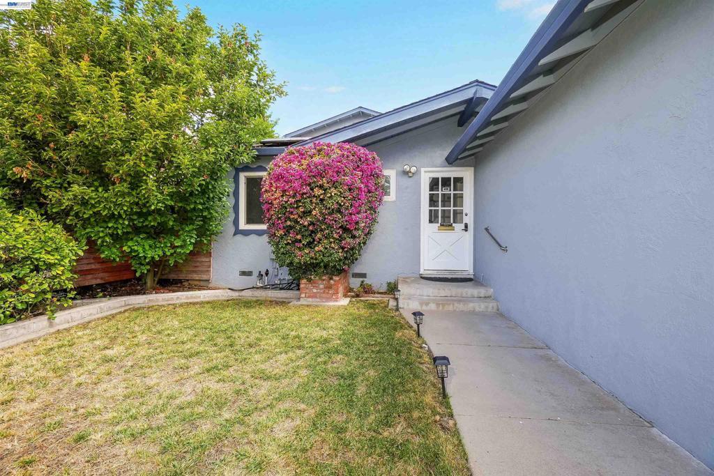 2744 Kennedy St Property Photo 78