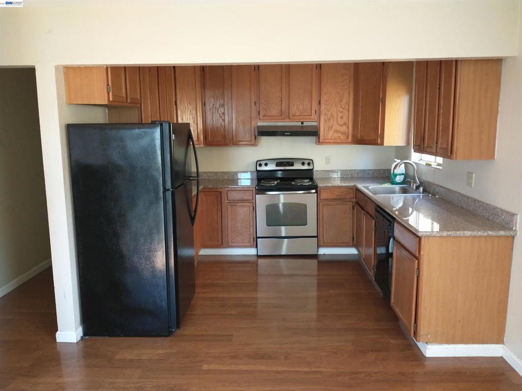 6909 Macarthur Blvd Property Photo 4