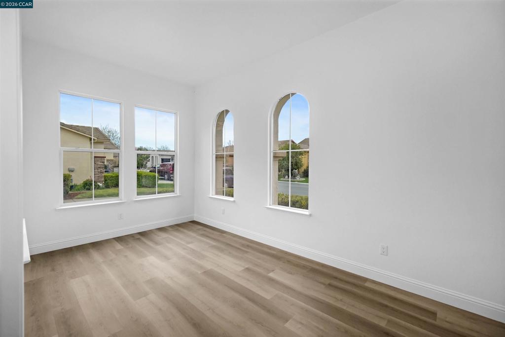 175 Oakridge Way Property Photo 16