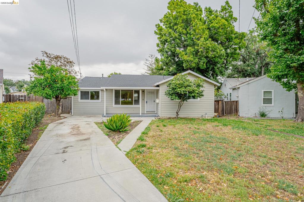 2465 Mountain View Dr Property Photo 3