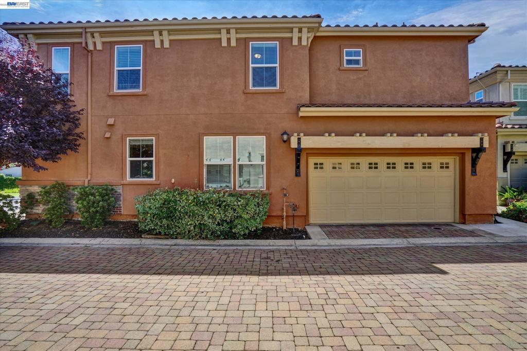 321 Cortona Way Property Photo 2