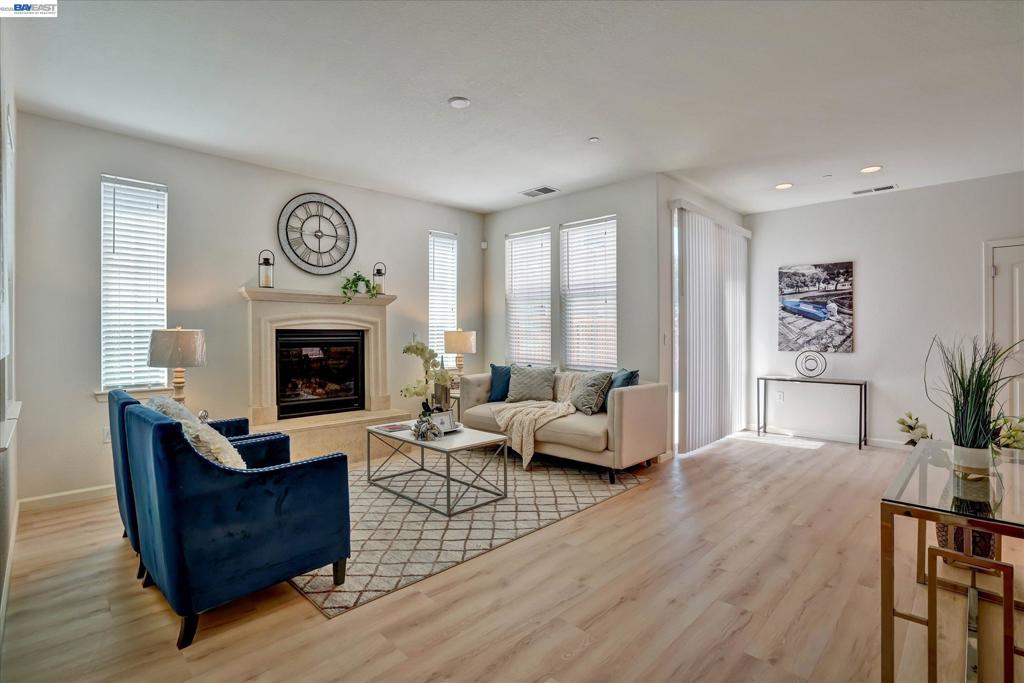 321 Cortona Way Property Photo 3