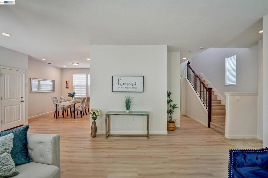 321 Cortona Way Property Photo 6
