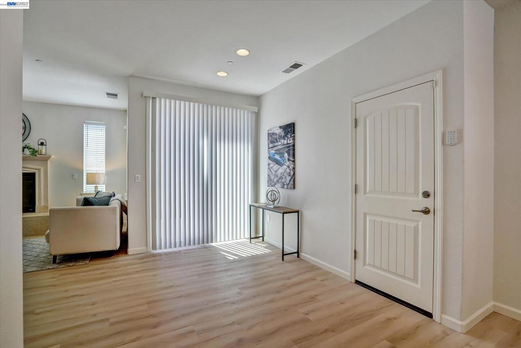 321 Cortona Way Property Photo 14