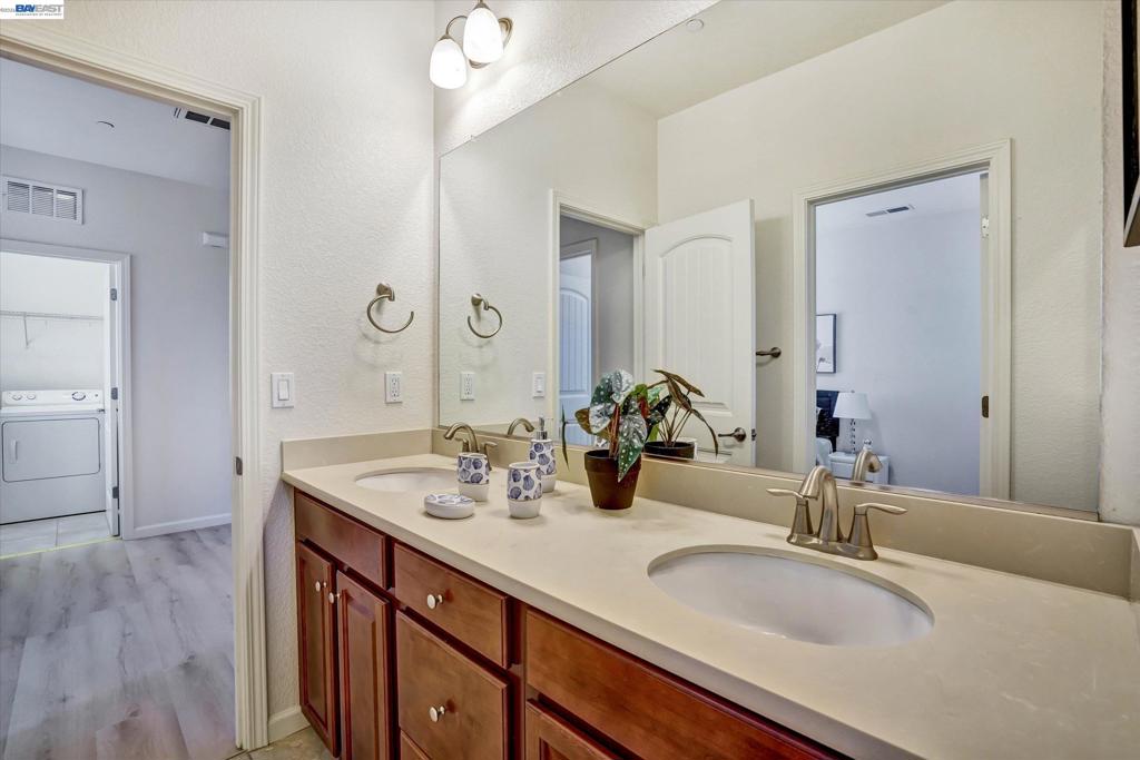 321 Cortona Way Property Photo 36